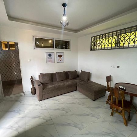 Confortable 2 Bedrooms - Center Of Osu Noble House Accra Exterior photo