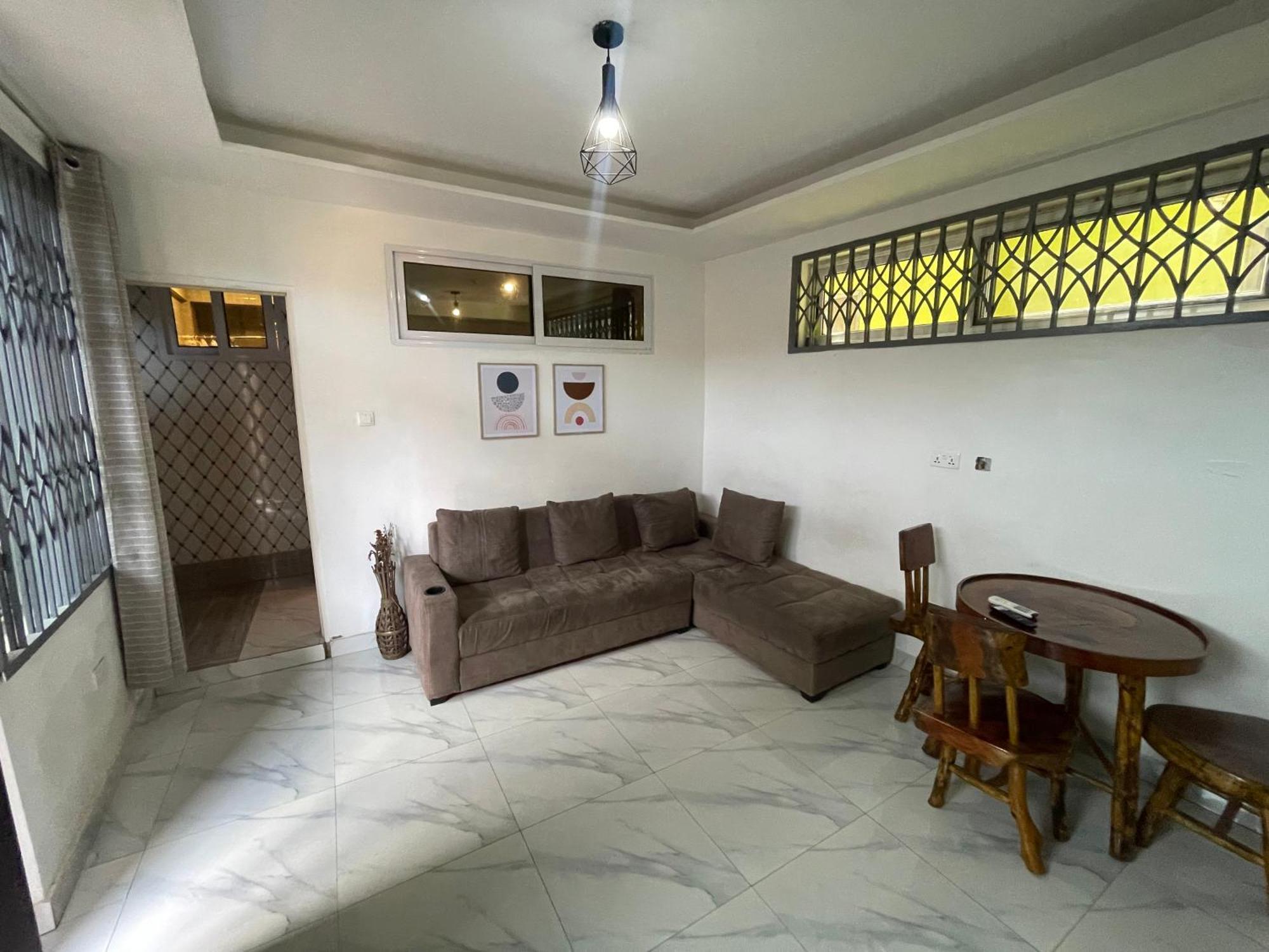 Confortable 2 Bedrooms - Center Of Osu Noble House Accra Exterior photo